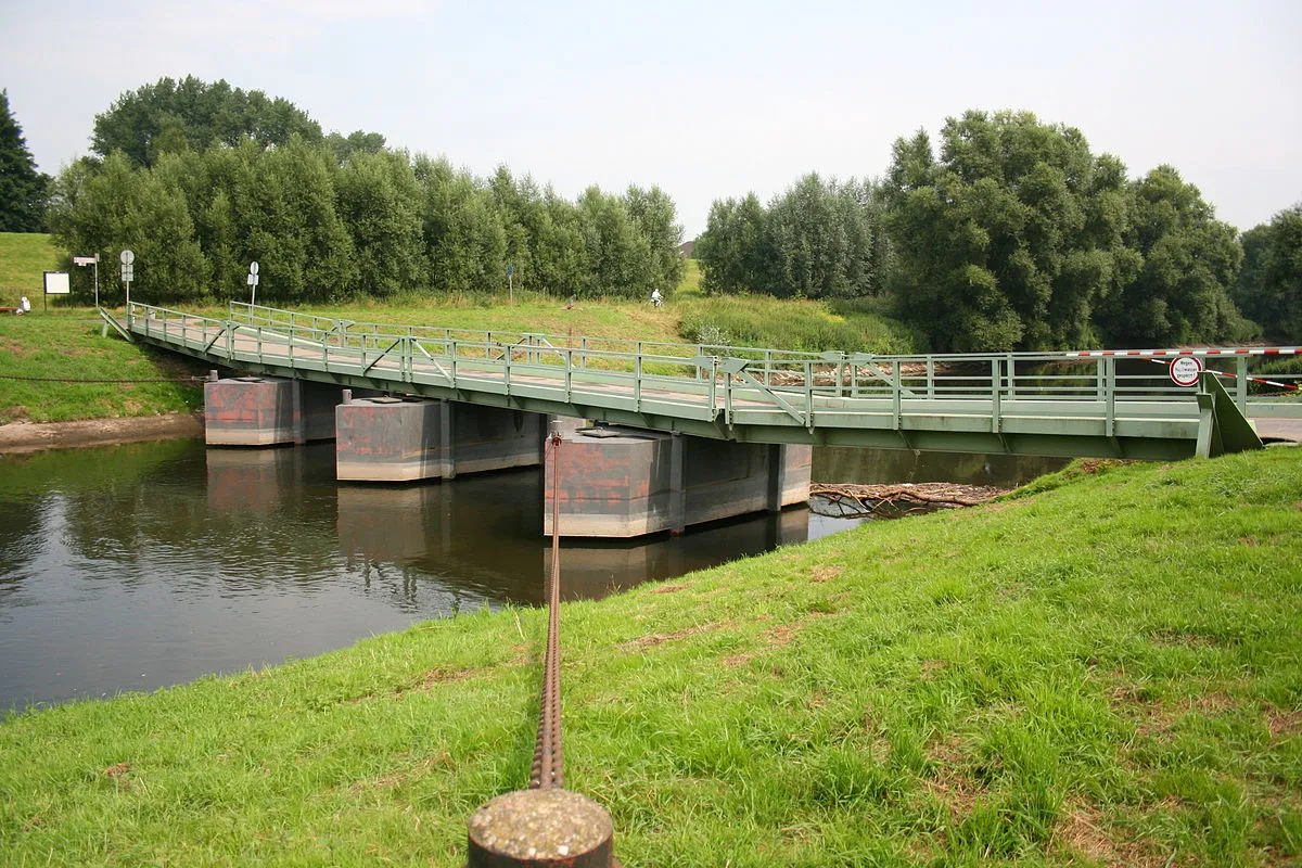 Stöckenbergsee and Monbag See via Altstadt Rundweg