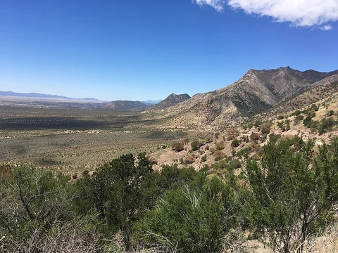 An image depicting the trail Yaqui Ridge via Arizona Trail and its surrounding area.