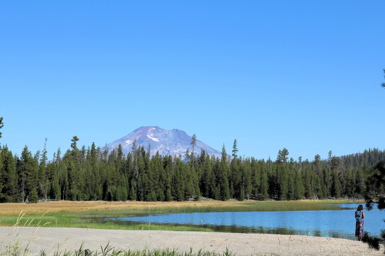 An image depicting the trail Lucky Lake and Williamson Mountain via Senoj Lake Trail and its surrounding area.