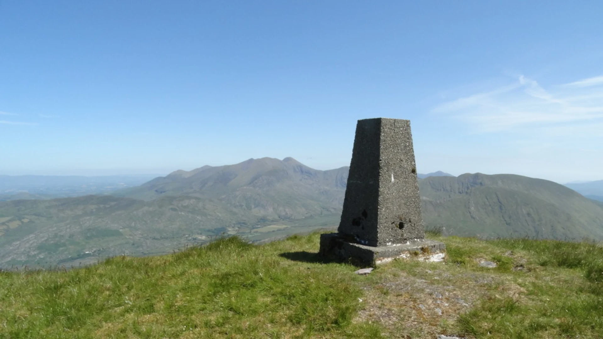 An image depicting the trail Mullaghanattin, Beann and Sallagh Summit Walk and its surrounding area.