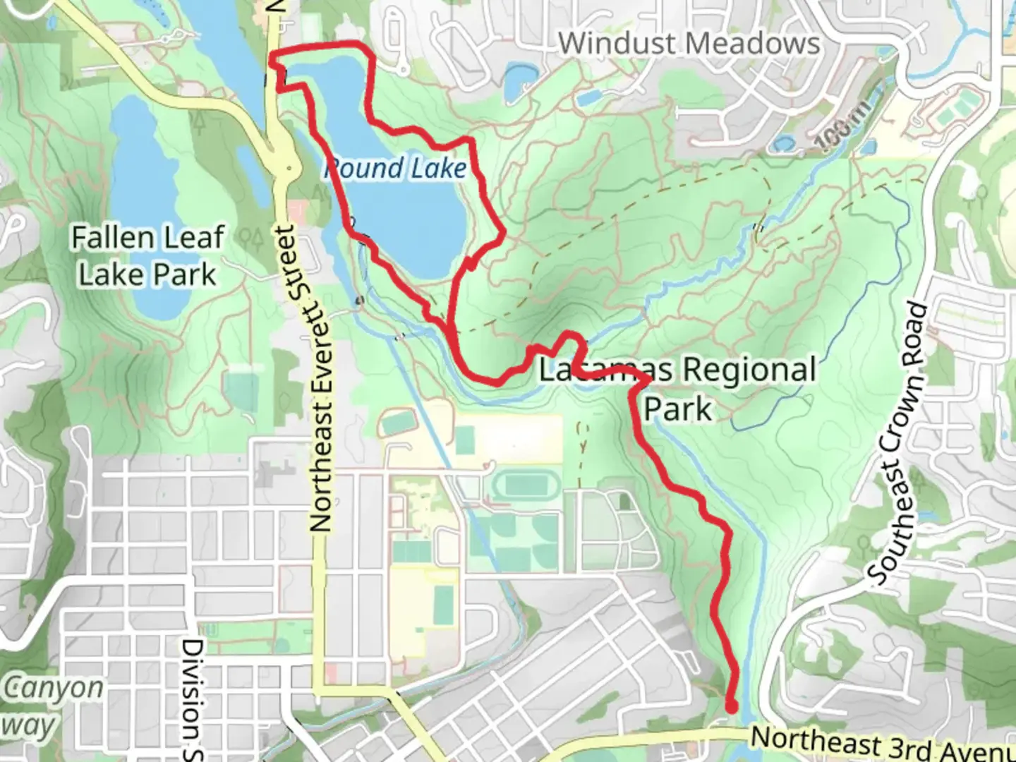 An image depicting the trail Round Lake Loop and its surrounding area.