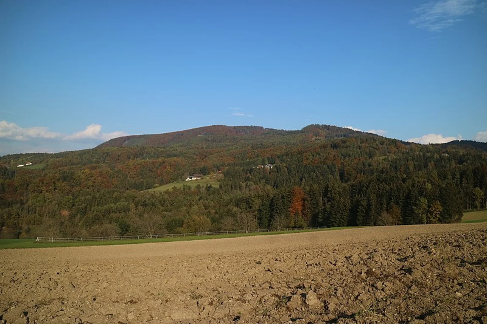 An image depicting the trail Up the Rannach and down into the Dultgraben and its surrounding area.