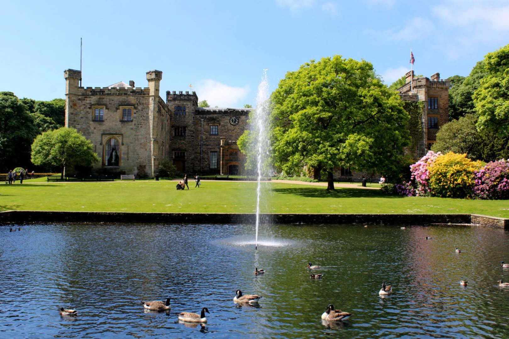 An image depicting the trail Towneley Park Loop and its surrounding area.
