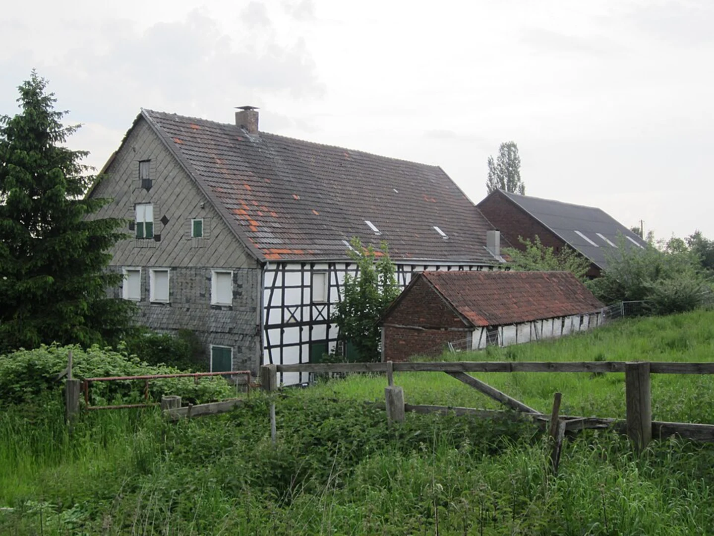 An image depicting the trail Rumbachtal and Ruhrtalhaus Loop and its surrounding area.