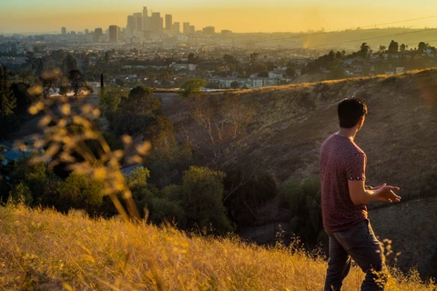 An image depicting the trail Ascot Hills Park Loop and its surrounding area.