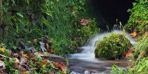 An image depicting the trail Blorenge - Monmouthshire and Brecon Canal - Llanfoist and Govilon and its surrounding area.