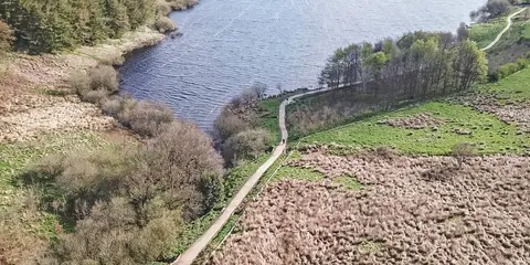 An image depicting the trail Scammonden Reservoir Walk and its surrounding area.