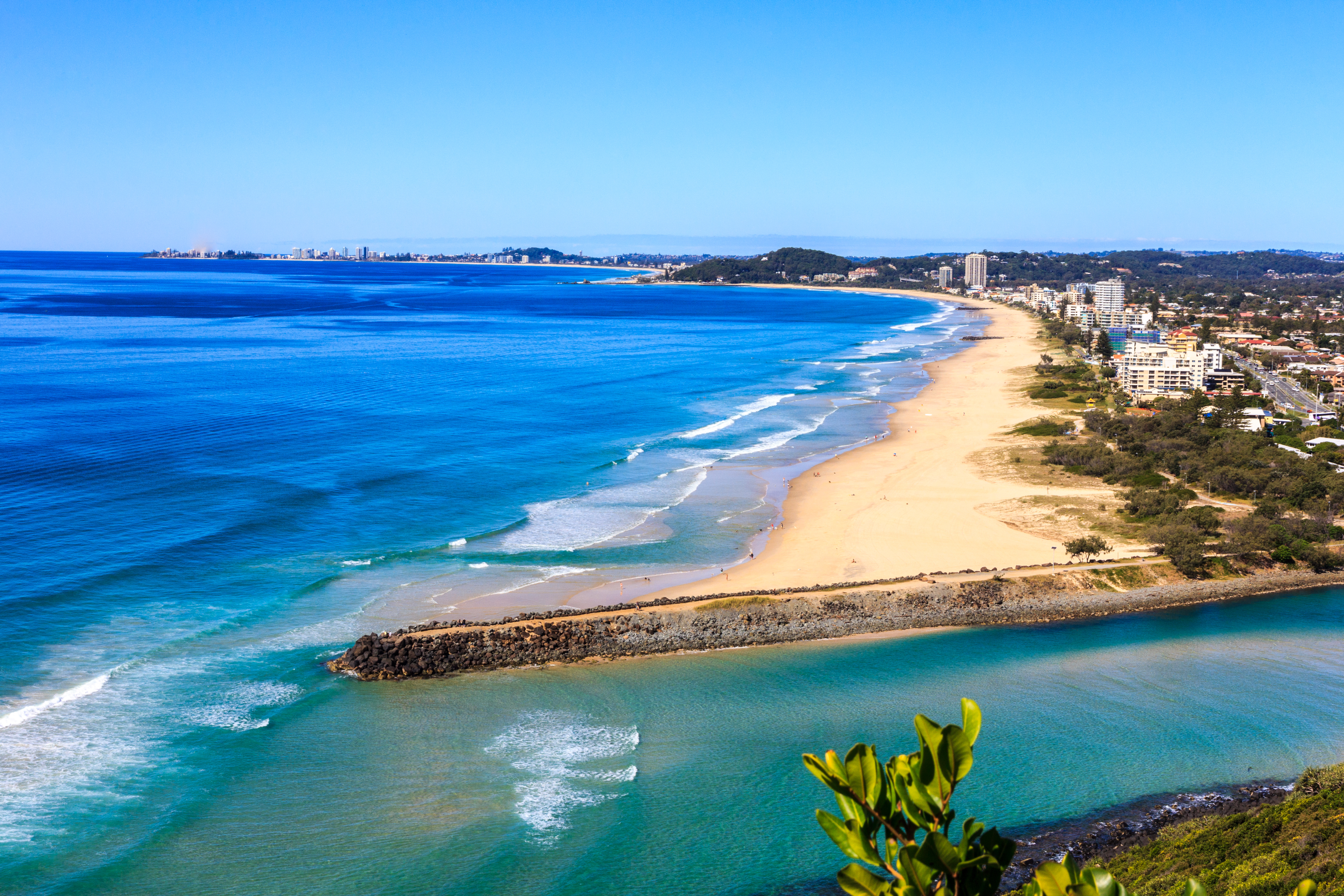 An image depicting the trail Burleigh Head National Park and its surrounding area.