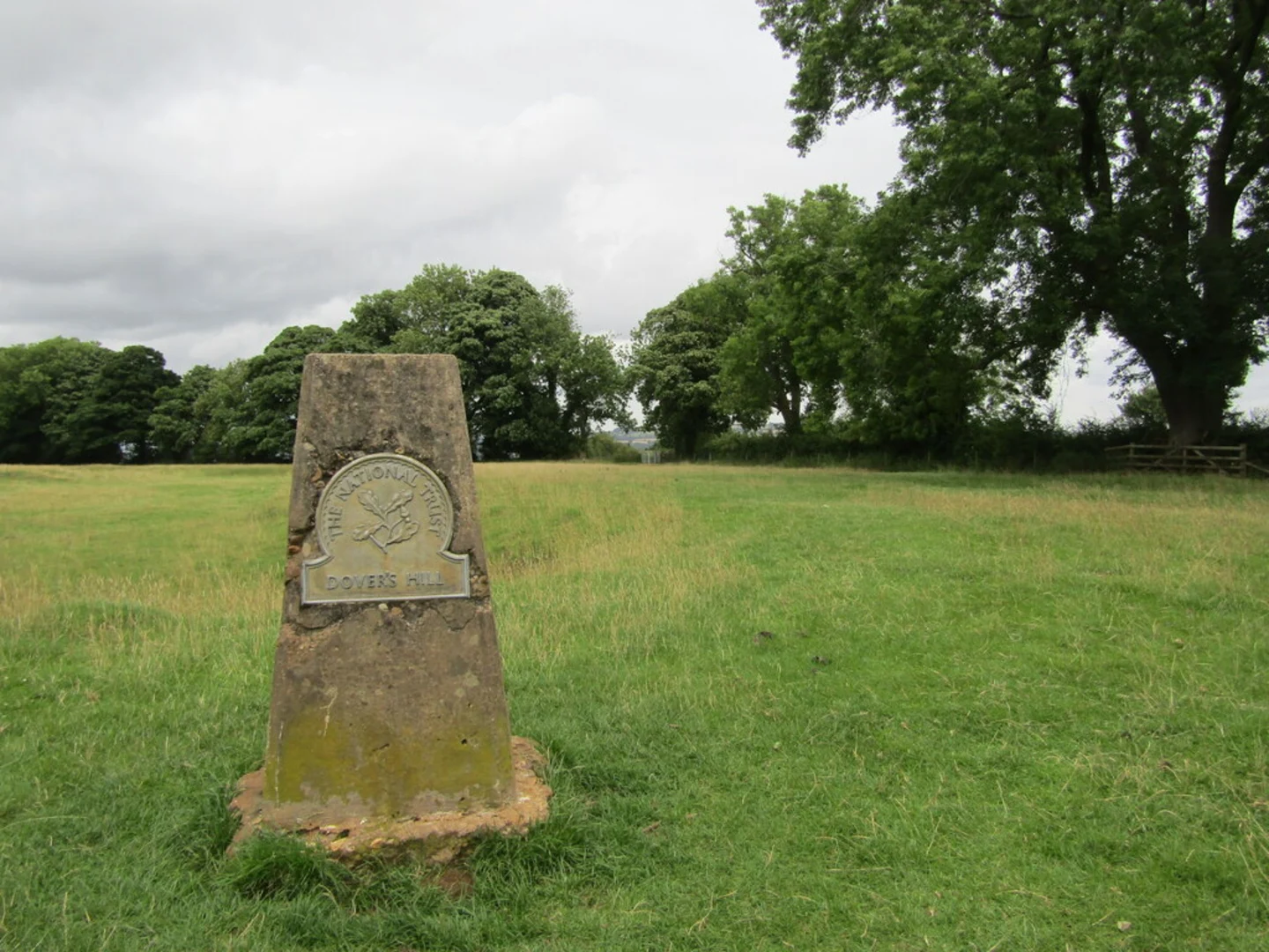 An image depicting the trail Broadway Tower and its surrounding area.