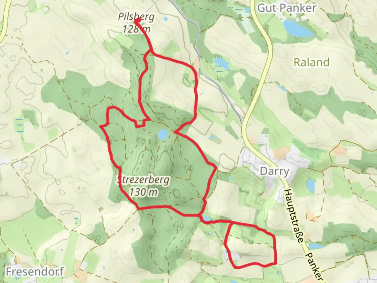 An image depicting the trail Froschkonzertlaube and Grosssteingrab Panker via Streetzer Berge and its surrounding area.