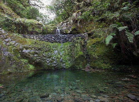 An image depicting the trail PR 10 Levada do Furado and its surrounding area.