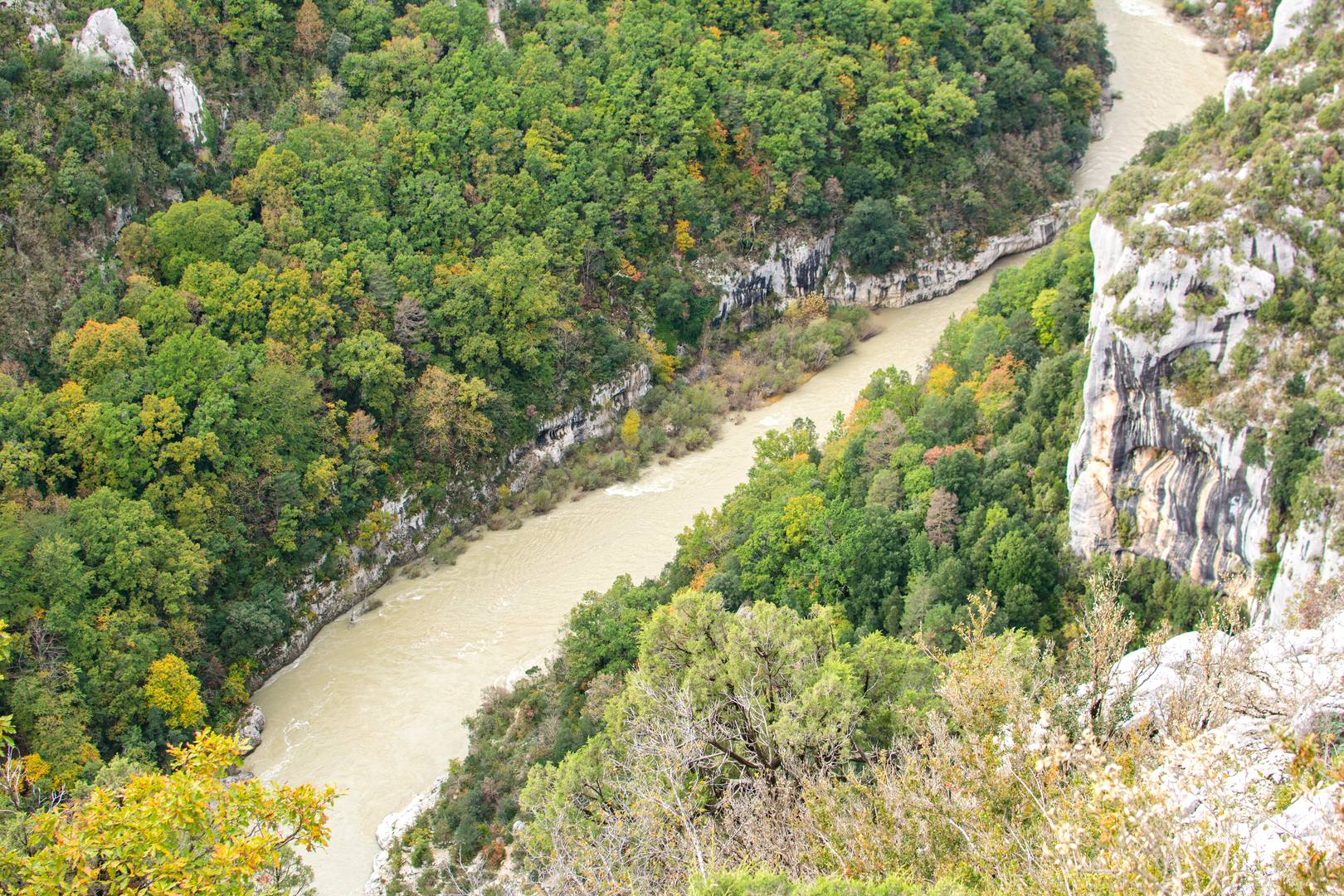 An image depicting the trail Sentier Martel and its surrounding area.