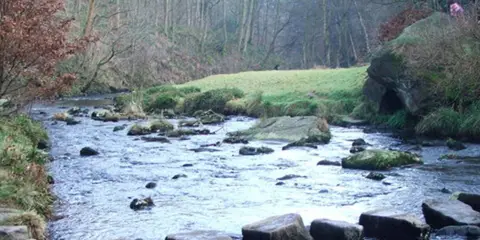 An image depicting the trail Hebden Dale - Hardcastle Crags and Crimsworth Dean and its surrounding area.