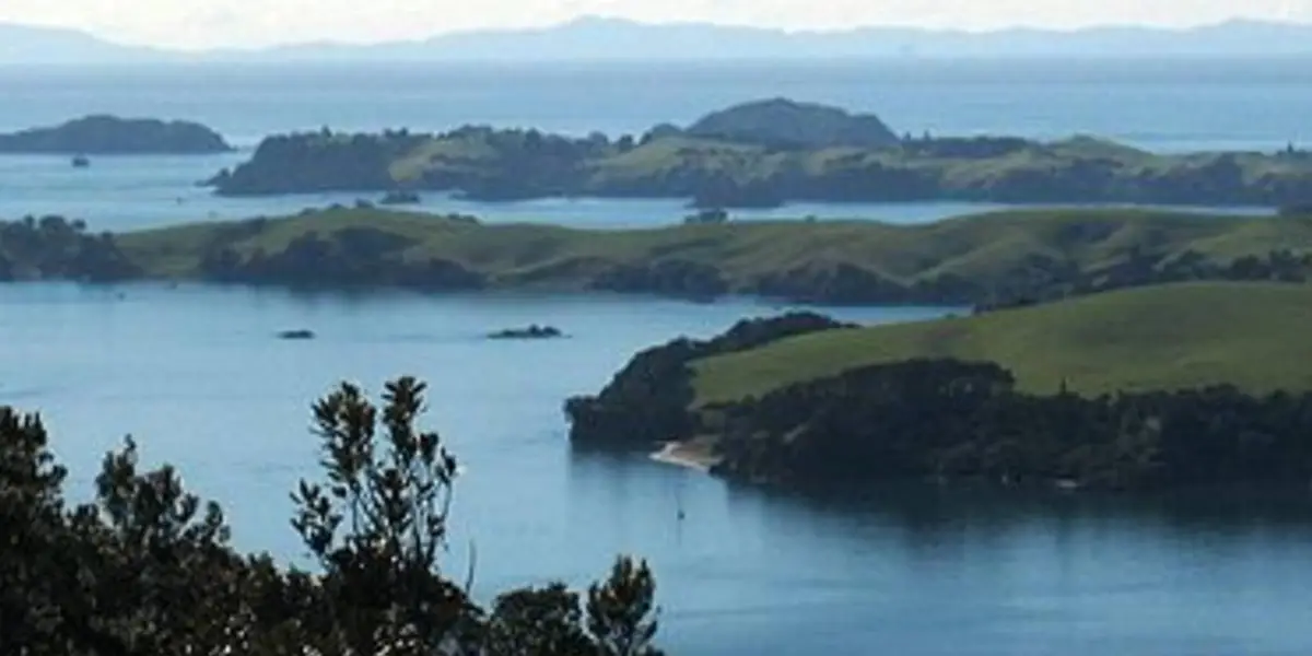 Motutapu Walkway via Emu Point