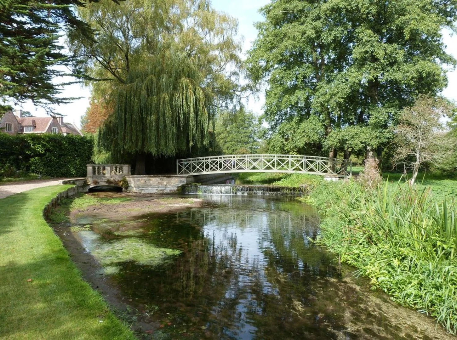 An image depicting the trail Athelhampton House Loop and its surrounding area.