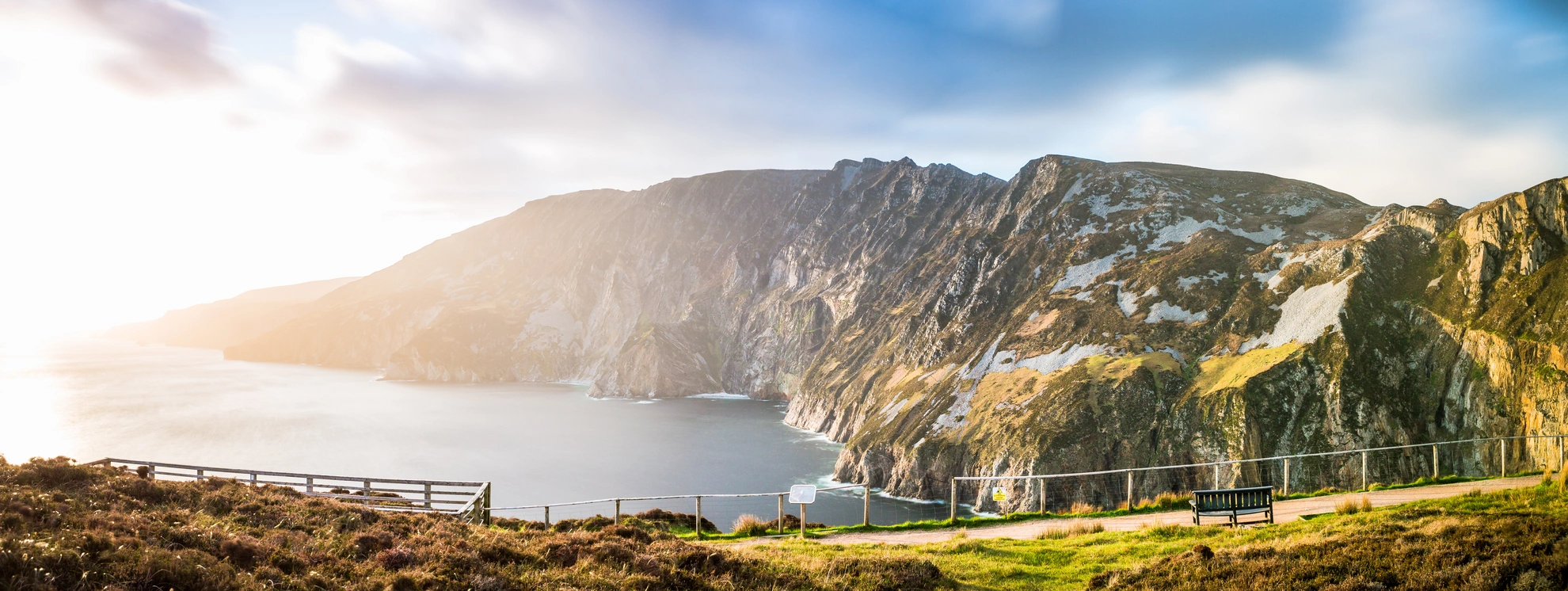 An image depicting the trail Cnoc Ramhar and its surrounding area.