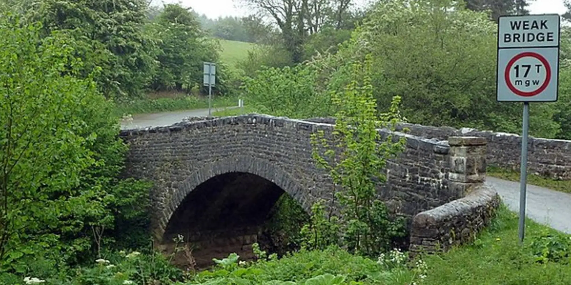 An image depicting the trail Weag's Bridge - Throwley Hall - Slade House - Soles Hollow and its surrounding area.