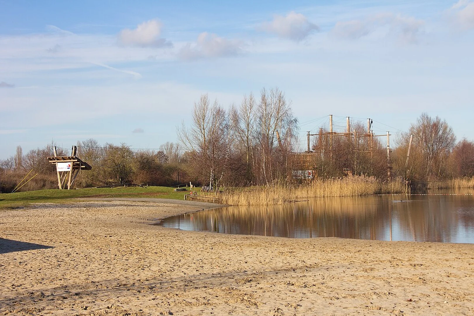 An image depicting the trail Hufeisensee and Wietzepark Loop and its surrounding area.