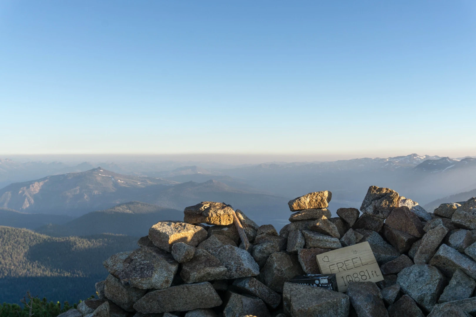 An image depicting the trail Horse Meadows Trail and its surrounding area.