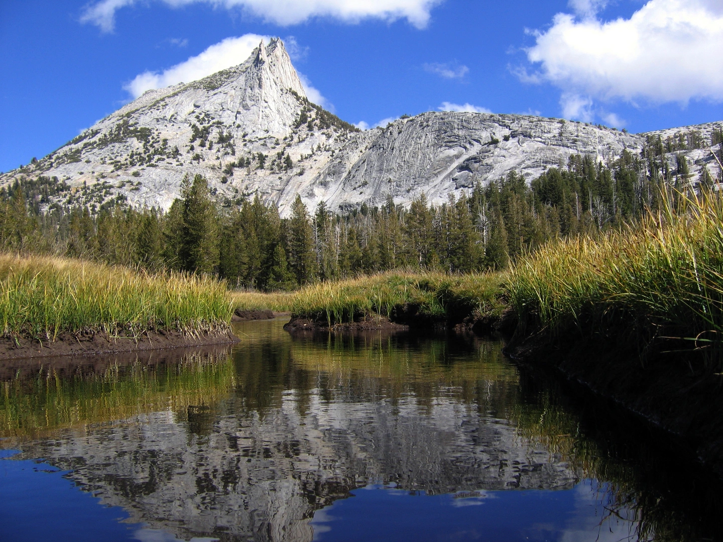 An image depicting the trail Lower Cathedral Lake, Sunrise Lakes via John Muir Trail and its surrounding area.