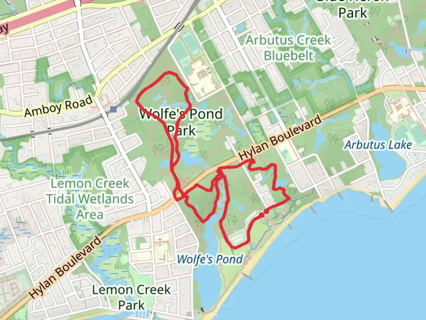 An image depicting the trail Wolfes Pond Park Loop and its surrounding area.