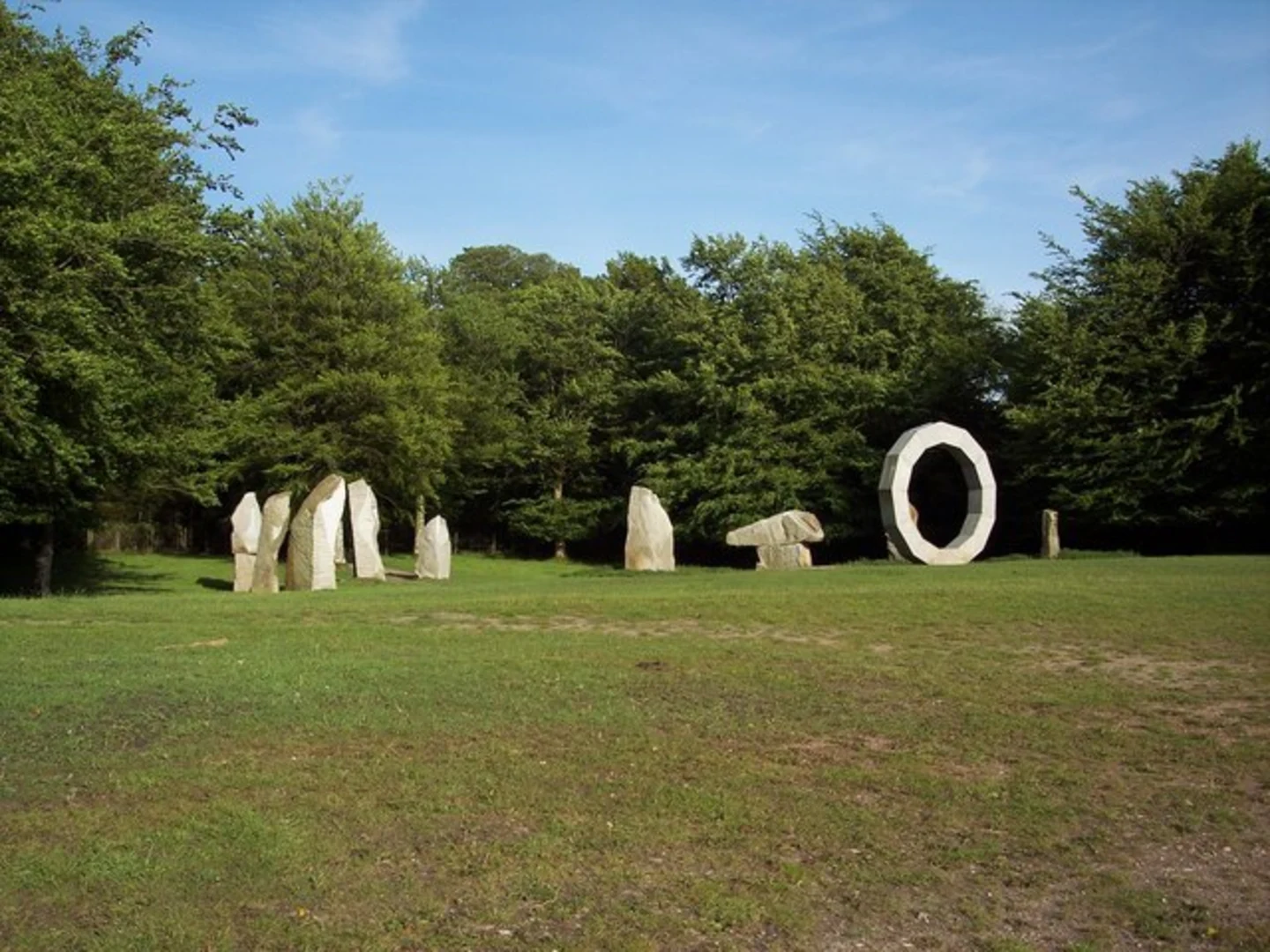 An image depicting the trail Heaven's Gate Longleat Loop and its surrounding area.