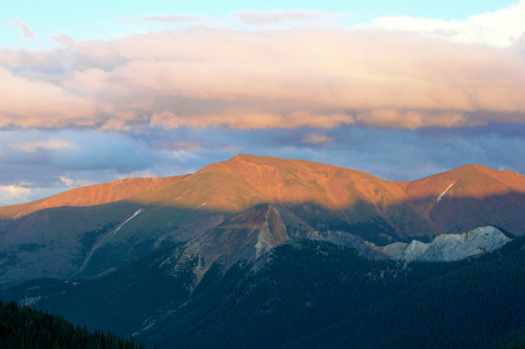 An image depicting the trail Jones Pass via Herman Gulch Trail and its surrounding area.