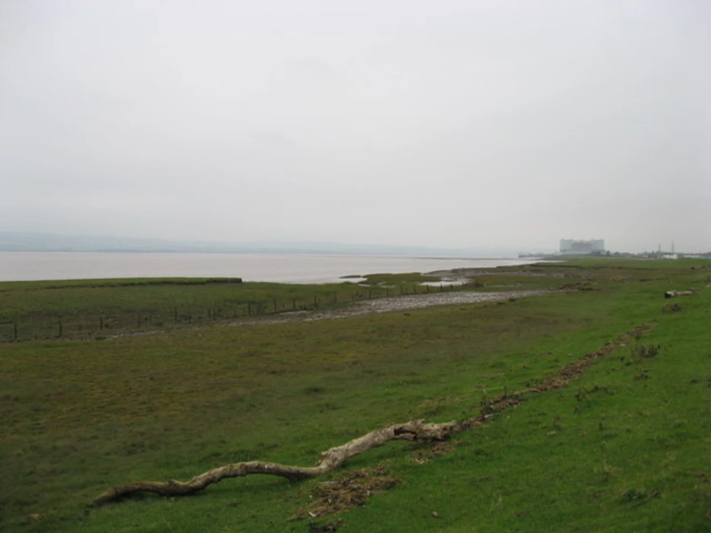 An image depicting the trail Oldbury on Severn Loop and its surrounding area.