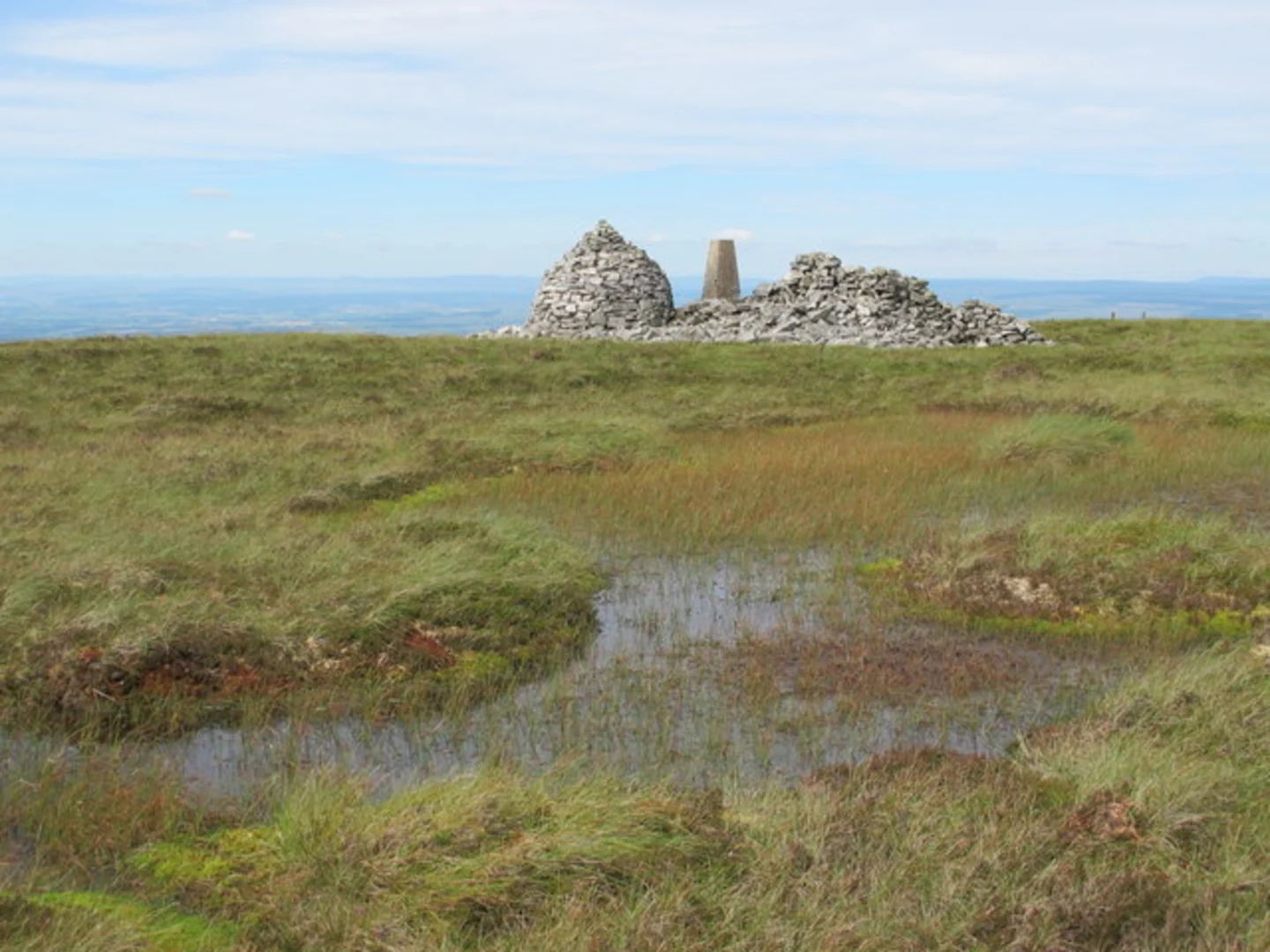 An image depicting the trail Cold Fell Walk and its surrounding area.
