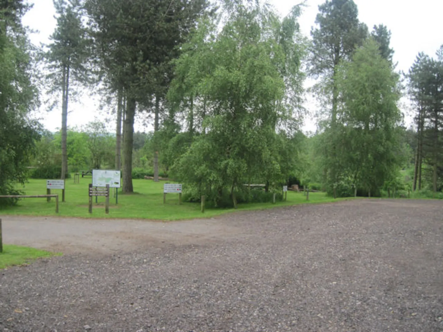 An image depicting the trail Snipe Dales Country Park and Snipe Dales Nature Reserve Loop and its surrounding area.