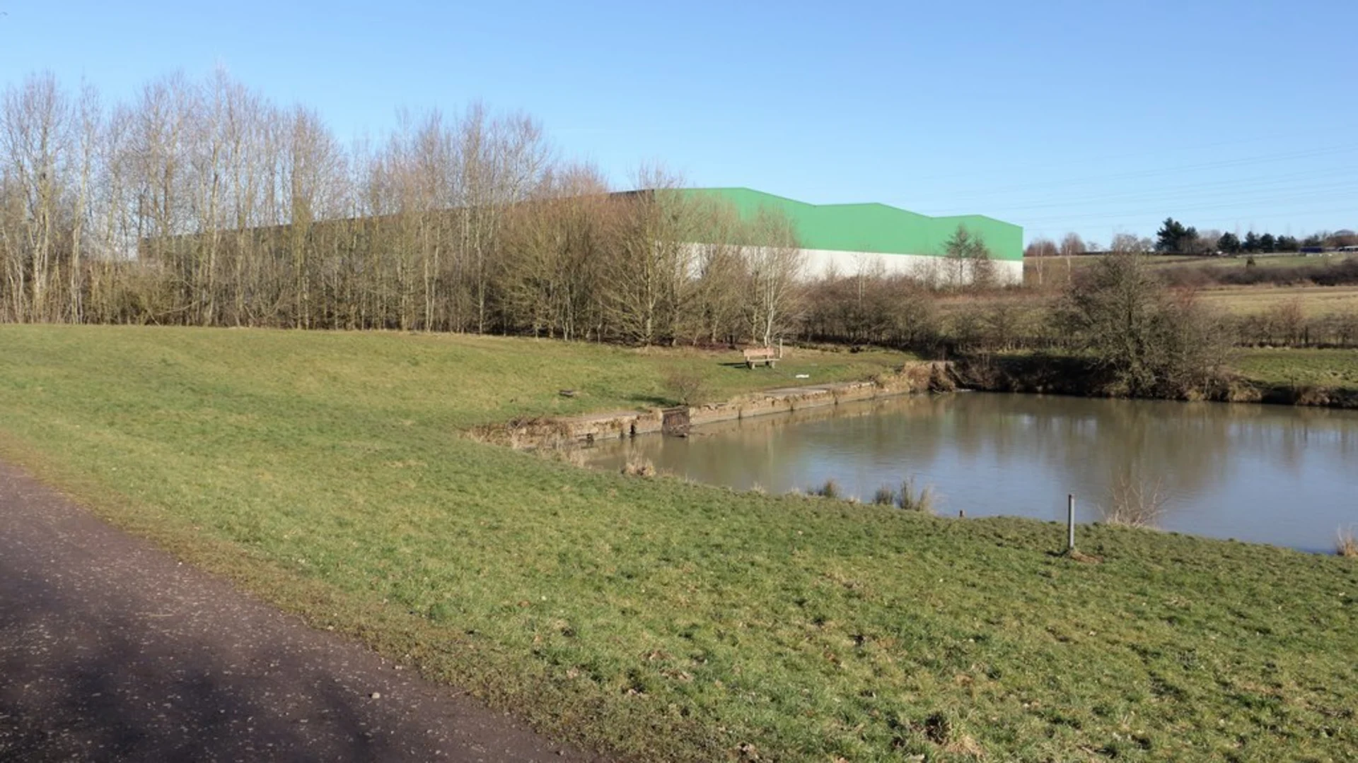 An image depicting the trail Grassmoor Country Park Loop and its surrounding area.