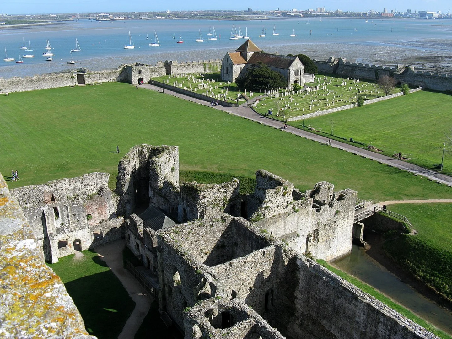 An image depicting the trail Portchester Castle and Bathinghouse Grove and its surrounding area.