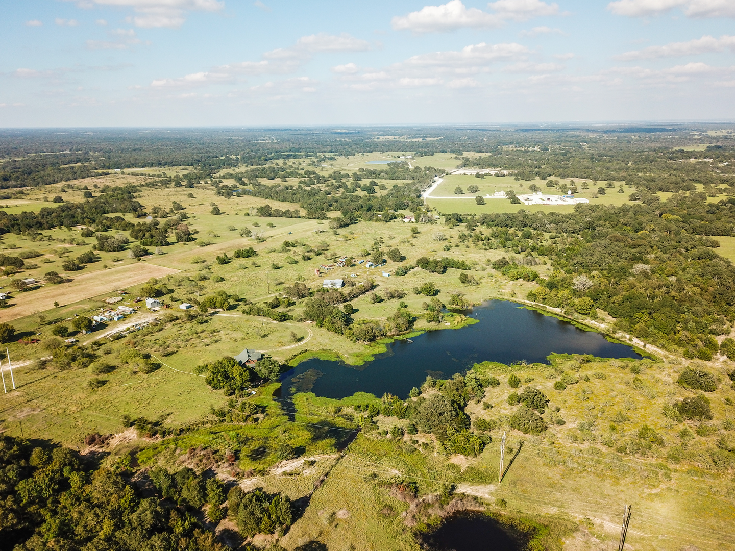 An image depicting the trail Lake Somerville Trailway and its surrounding area.