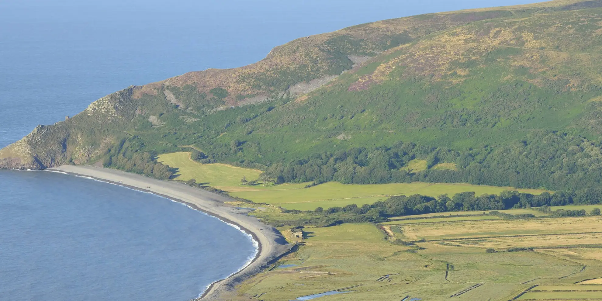 An image depicting the trail Hurlstone Point Adventurous Walk and its surrounding area.