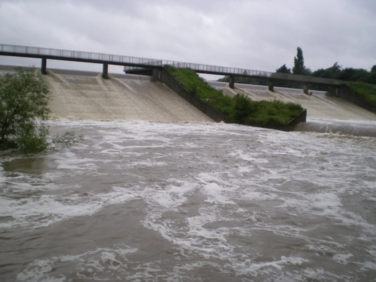 An image depicting the trail Worsbrough Reservoir and Birdwell Wood Loop and its surrounding area.