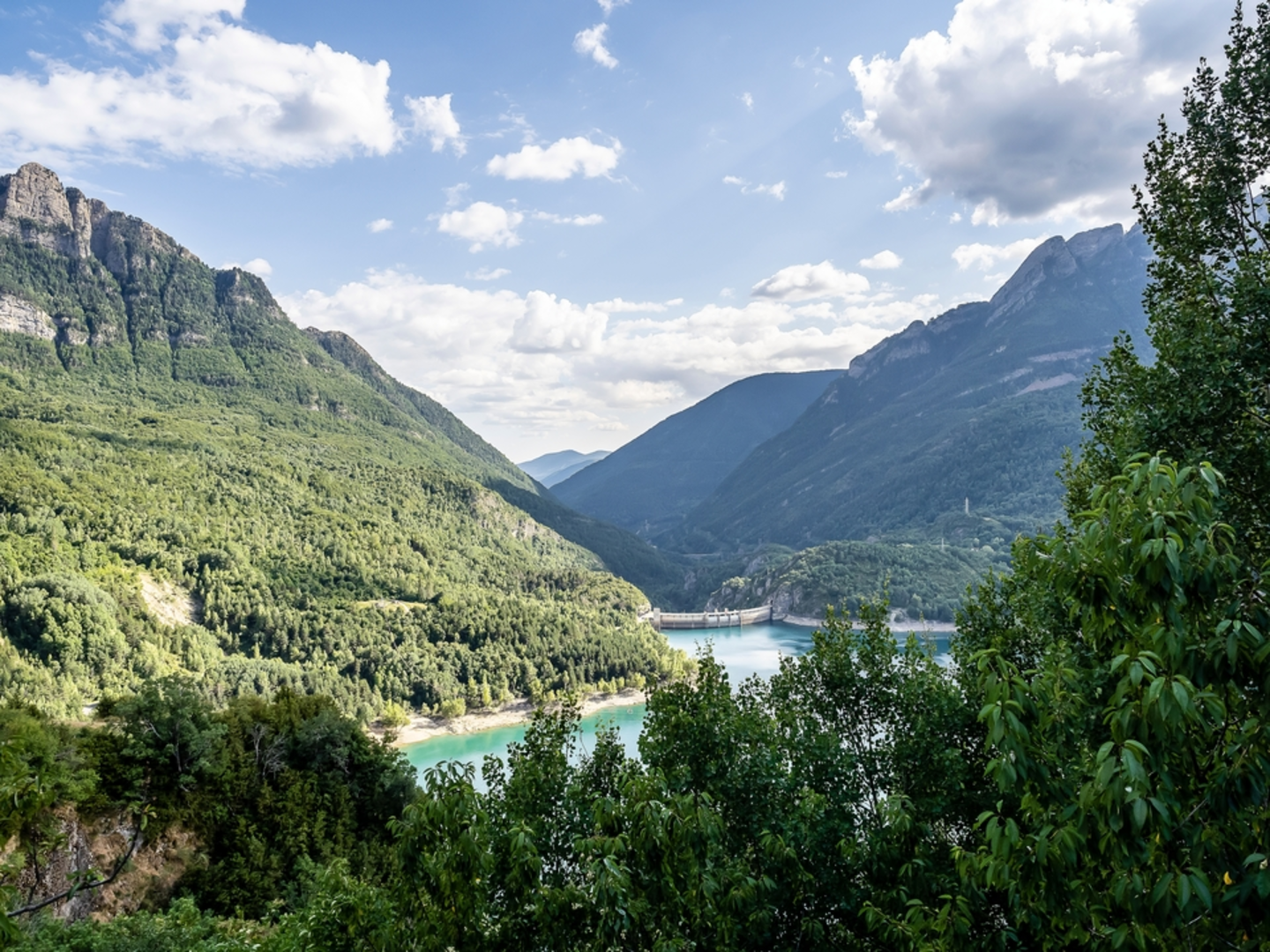 An image depicting the trail Panticosa - PR®-HU 92 PR HU 95 and its surrounding area.