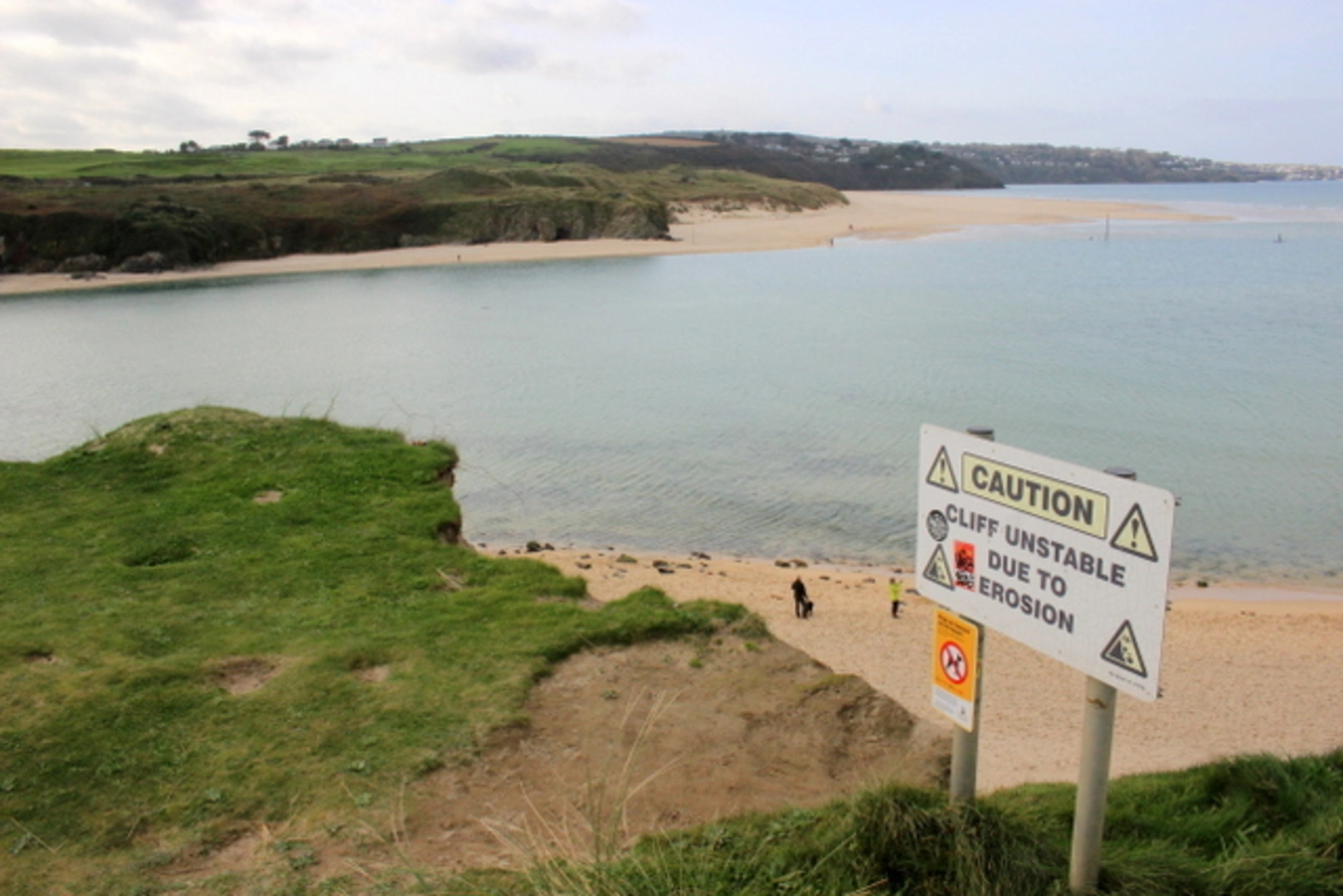 An image depicting the trail Hayle Estuary Walk and its surrounding area.