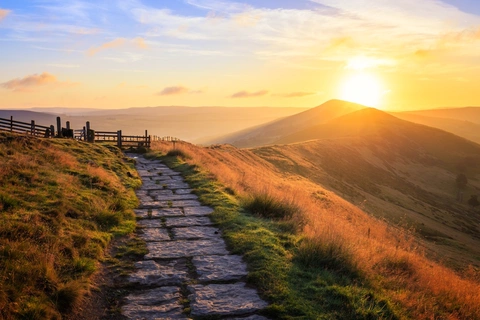 An image depicting the trail Pennine Way - Edale to Standedge and its surrounding area.
