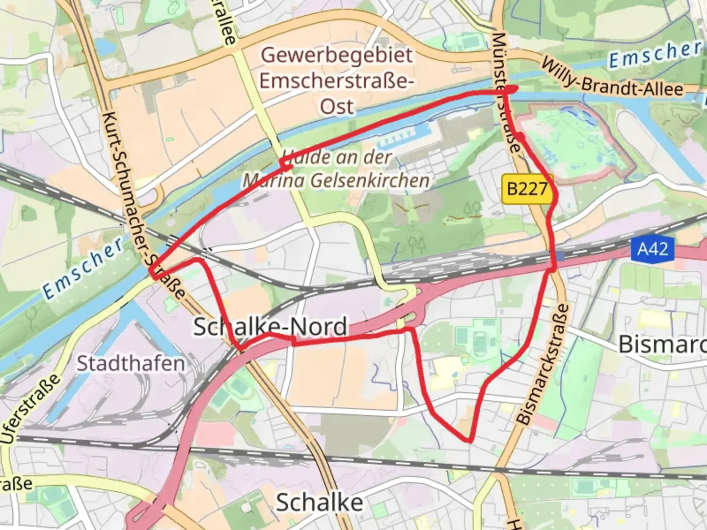 An image depicting the trail Rhein Herne Kanal via Bismarck Rundweg Dreieck and Emscherparkweg XE and its surrounding area.