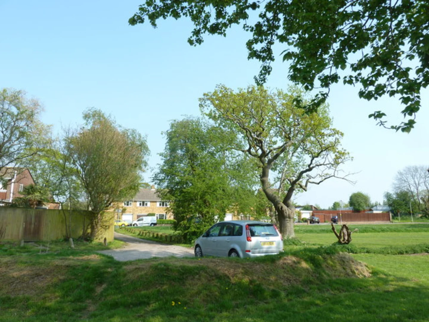 An image depicting the trail Finchdean to Havant Walk and its surrounding area.