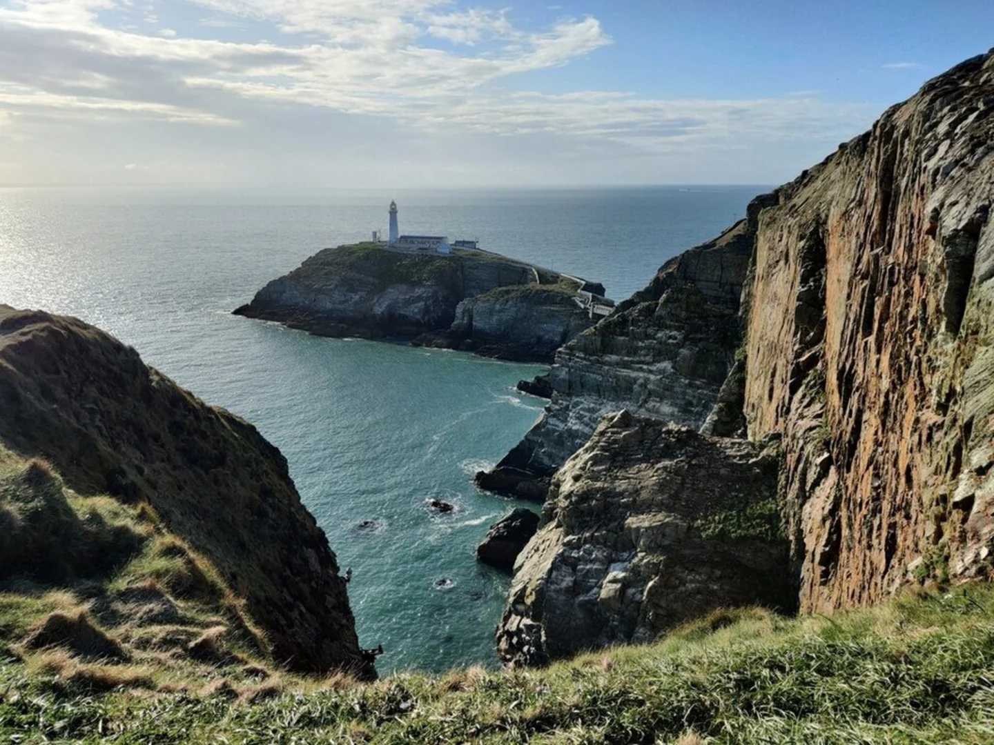 An image depicting the trail South Stack Lighthouse Walk and its surrounding area.