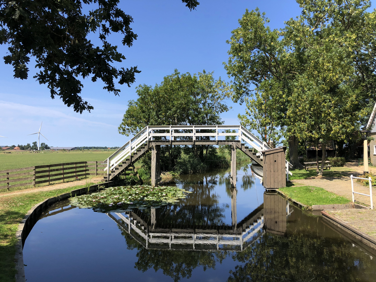 An image depicting the trail Van Panhuyskanaal and Angtrerperlaan Loop and its surrounding area.