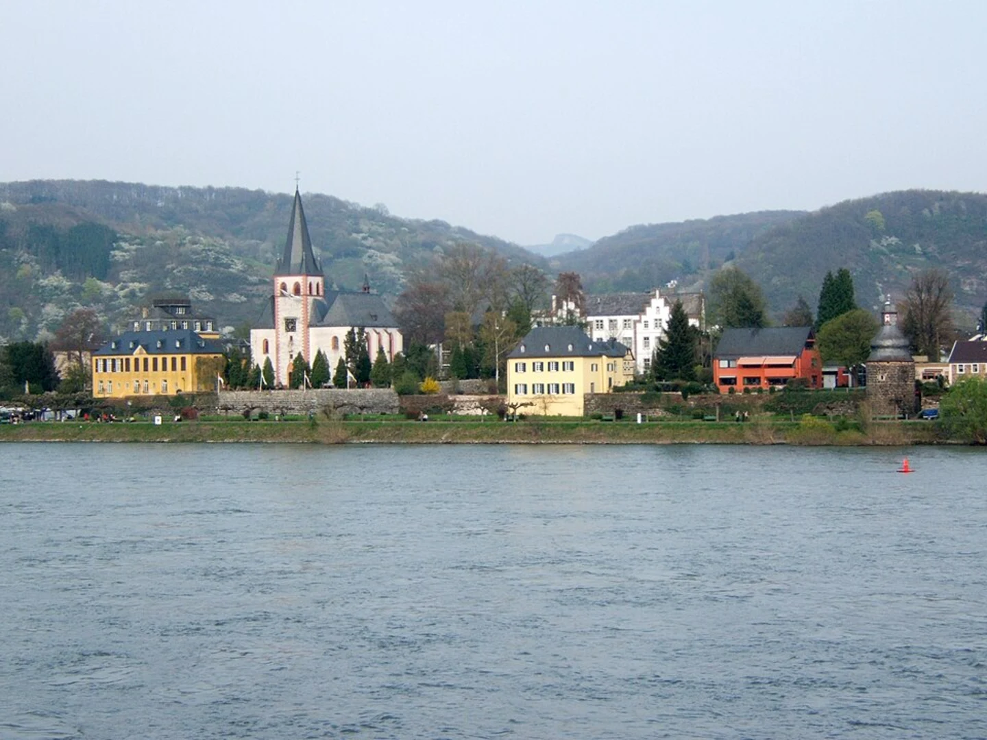 An image depicting the trail Rheine via Rheinpromenade and its surrounding area.