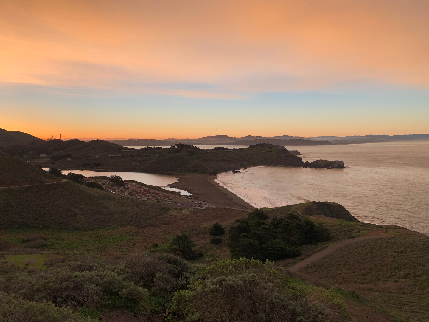 An image depicting the trail Hill 88 via California Coastal Trail and its surrounding area.