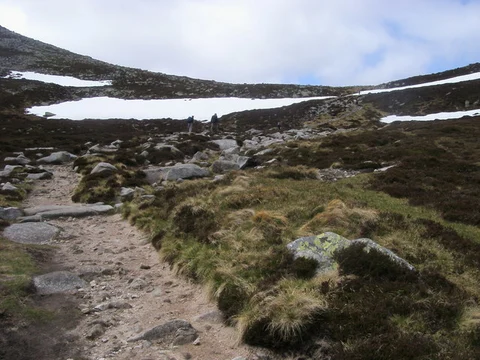 Cac Carn Beag and Lochnagar from Spittal of Glenmuick
