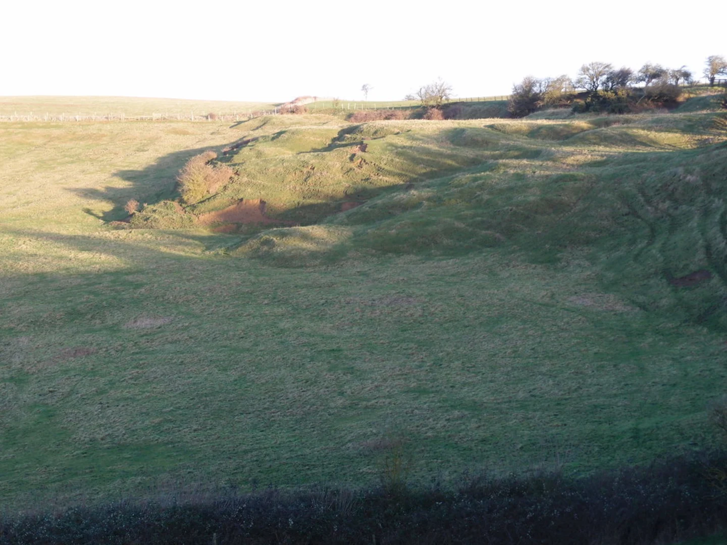 An image depicting the trail Quainton Hill Loop and its surrounding area.