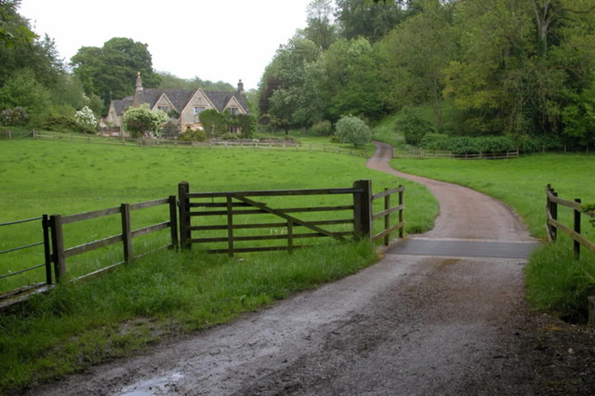 Stow on the Wold to Upper Slaughter Walk