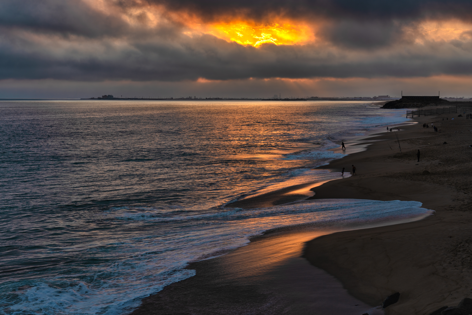 An image depicting the trail Port Hueneme and its surrounding area.