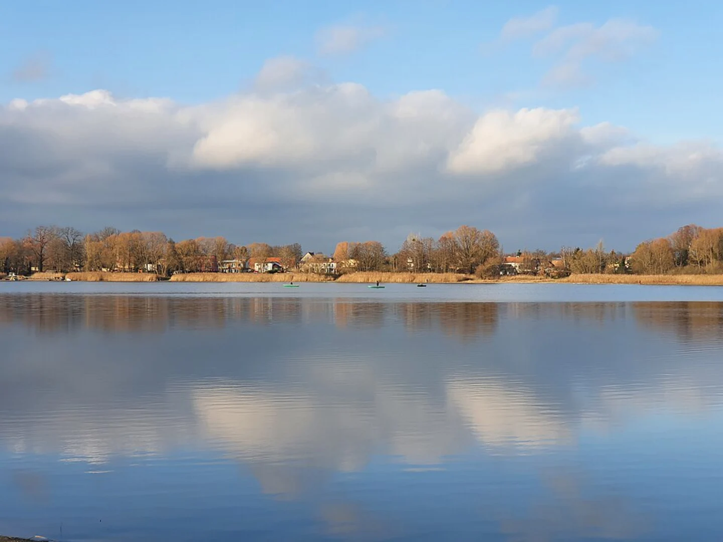 An image depicting the trail Schloß Trebnitz, Wermelinsee and Haussee Loop via Hinterheide and its surrounding area.