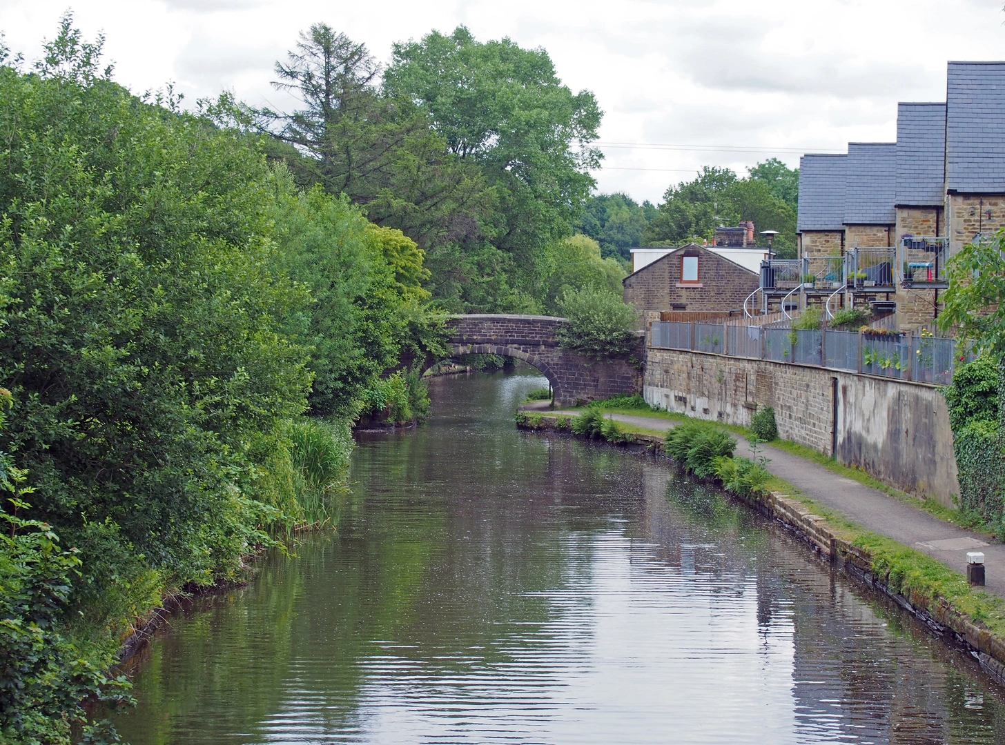 An image depicting the trail South Pennine Ring and its surrounding area.